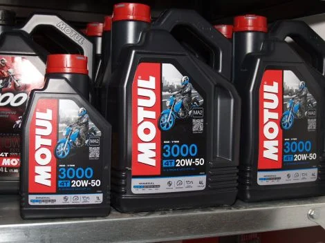 Motul kenőanyagok - MOTUL 3000 20W50 olajok raktáron Motul kenőanyagok - MOTUL 3000 20W50 olajok raktáron