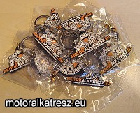 Motoralkatresz.eu Kulcstartó puha műanyag saját logóval (2026 új verzió)